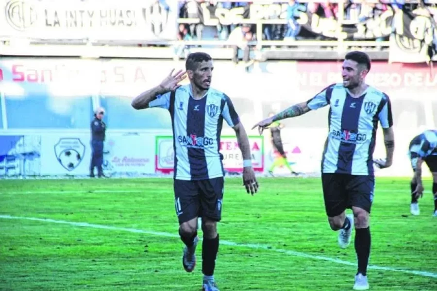 El desesperado pedido de un goleador de la región 