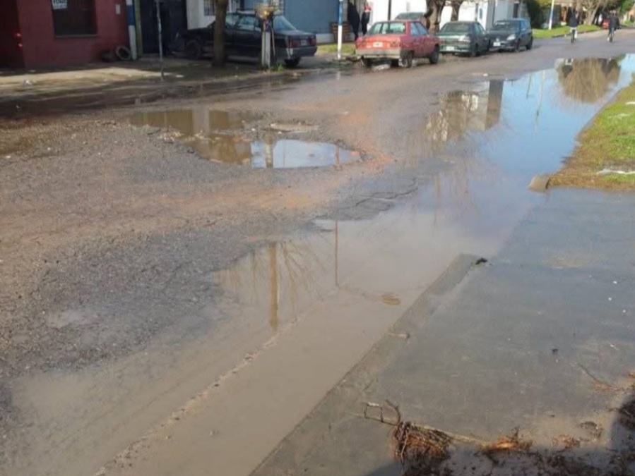 En 67 entre 152 y 153 exigen bacheo urgente