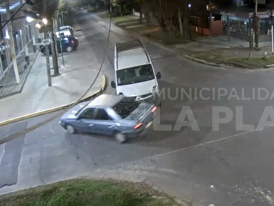 Chocaron en 138 y 485, y uno de los hombres resultó herido