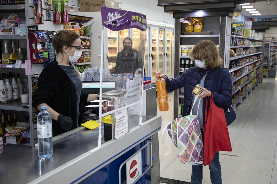 El Gobierno les pidió a empresarios de alimentos y supermercadistas congelar el precio de 900 productos por 90 días