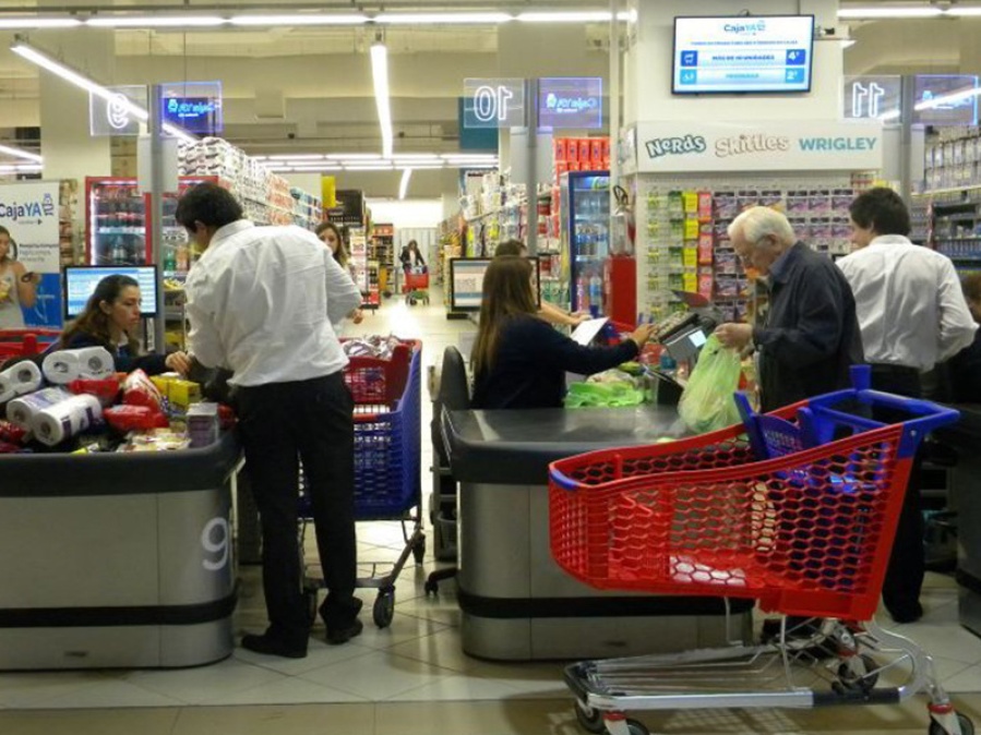 Revelaron que cayó fuertemente el consumo en supermercados y hay preocupación por la tendencia a la baja en el sector
