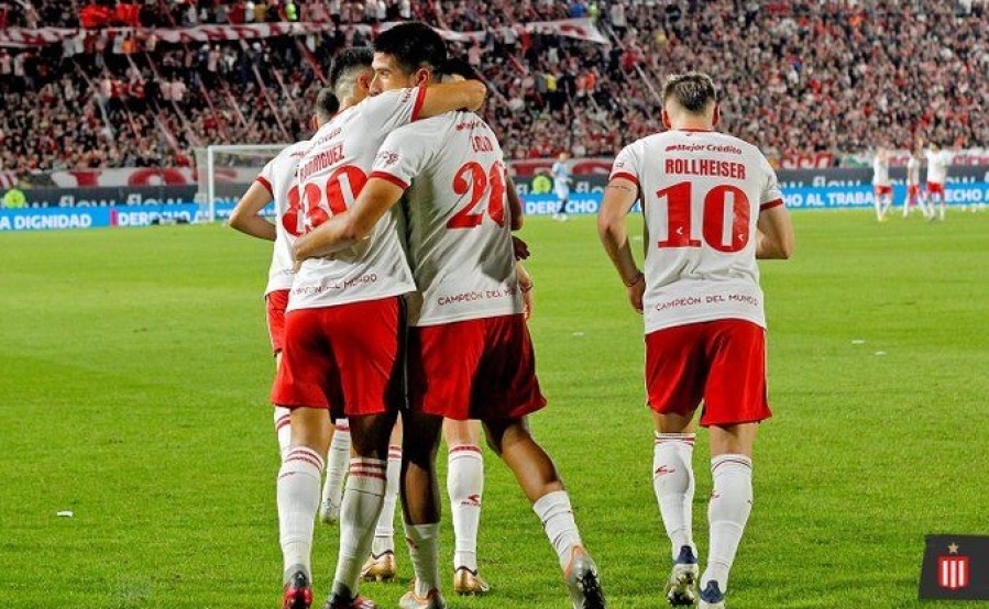 El momento soñado de un futbolista de Estudiantes: afortunado en el juego y en el amor