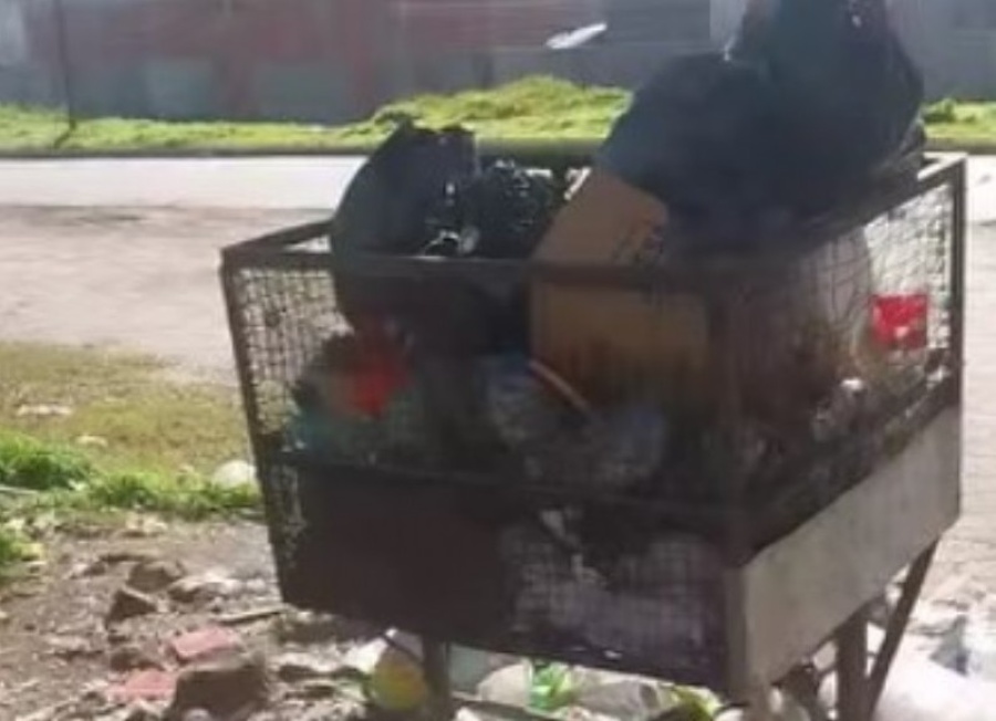 Canastos de basura repletos en el Barrio Aeropuerto encienden los pedidos de vecinos por el servicio de recolección