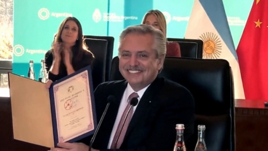 Alberto Fernández recibió un reconocimiento en la Universidad más importante de China: ”Hemos puesto fin al mundo bipolar”