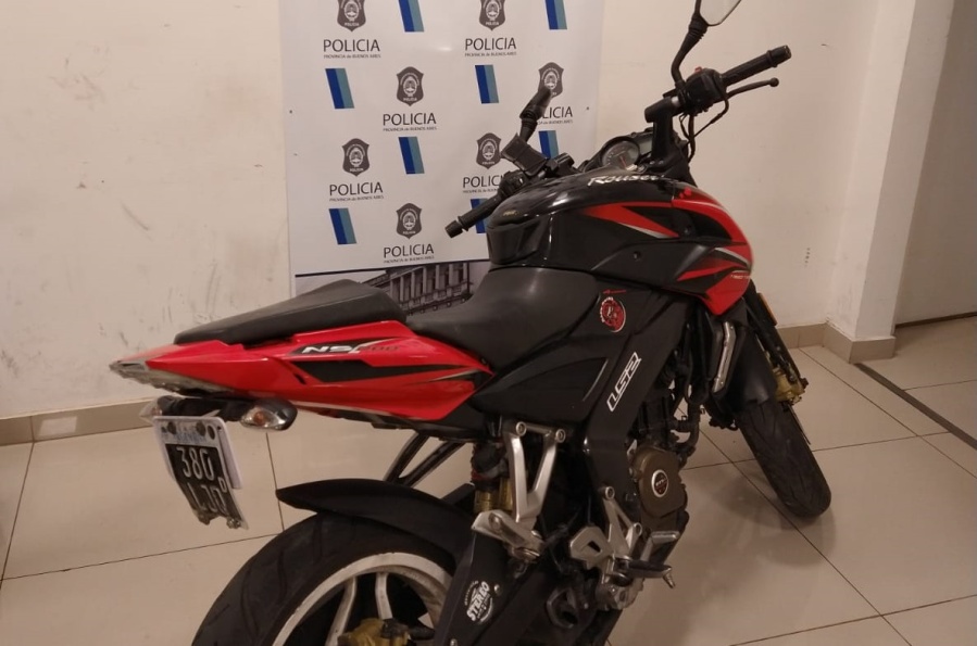 Un menor fue atrapado in fraganti mientras intentaba robar una moto en La Plata