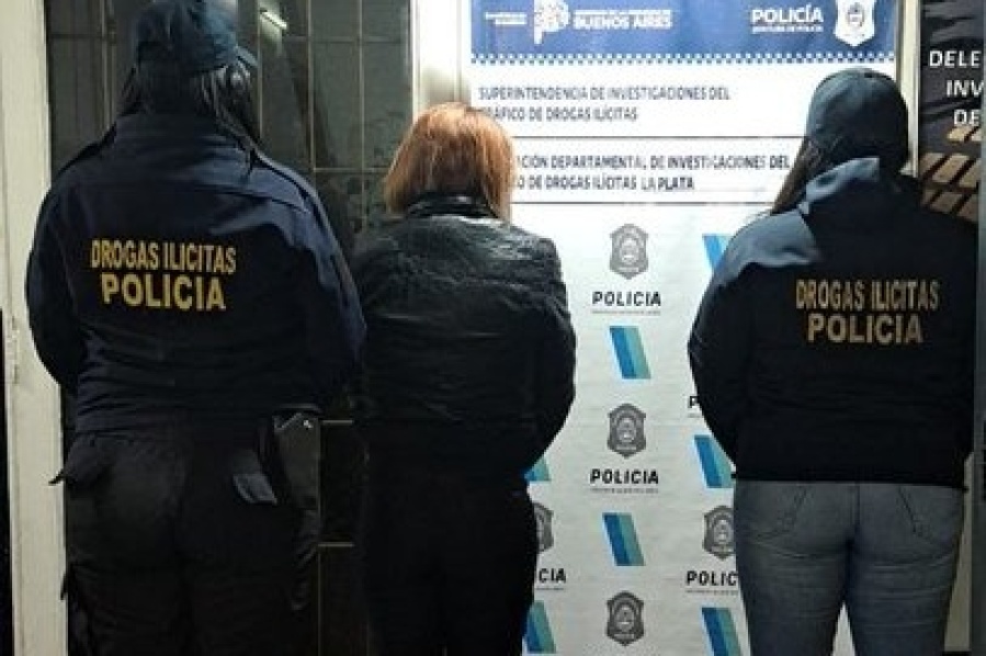 Detuvieron a ”La Colorada” en Villa Elvira por comercializar estupefacientes: tenía el ”negocio” en su casa