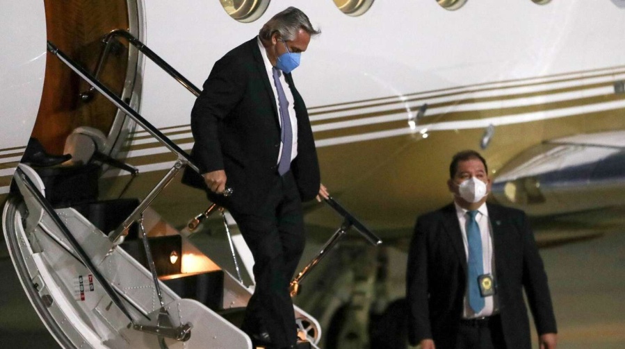 Alberto Fernández llega a Barbados para terminar la gira presidencial: el martes volvería a Argentina