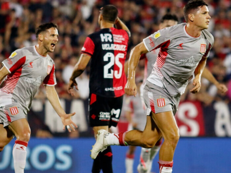 El Pincha elige creer para cortar la racha: ¿Cuáles son los antecedentes favorables que tiene el árbitro del domingo en UNO?