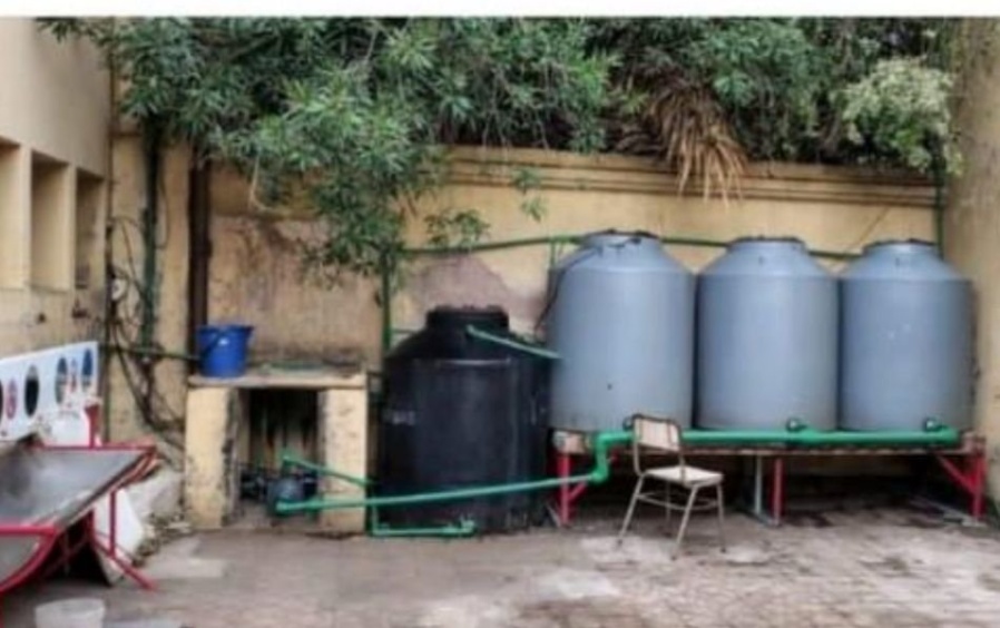 Padres se movilizan en El Mondongo por la falta de clases en una escuela afectada por cortes de agua