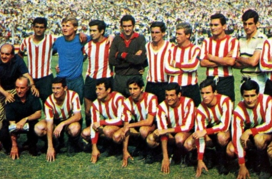 La historia del negro “NoLoNombres”, el platense acusado de ser mufa y que le ”dio” un título a Estudiantes por un llamado