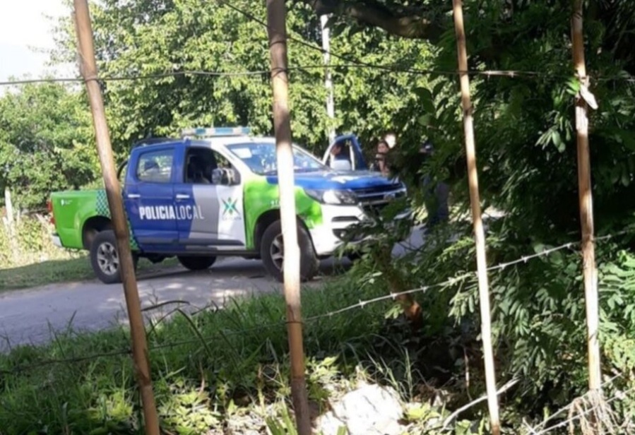 Amenazaron de muerte con una navaja a una mujer cuando estaba adentro de su auto en 31 y 476