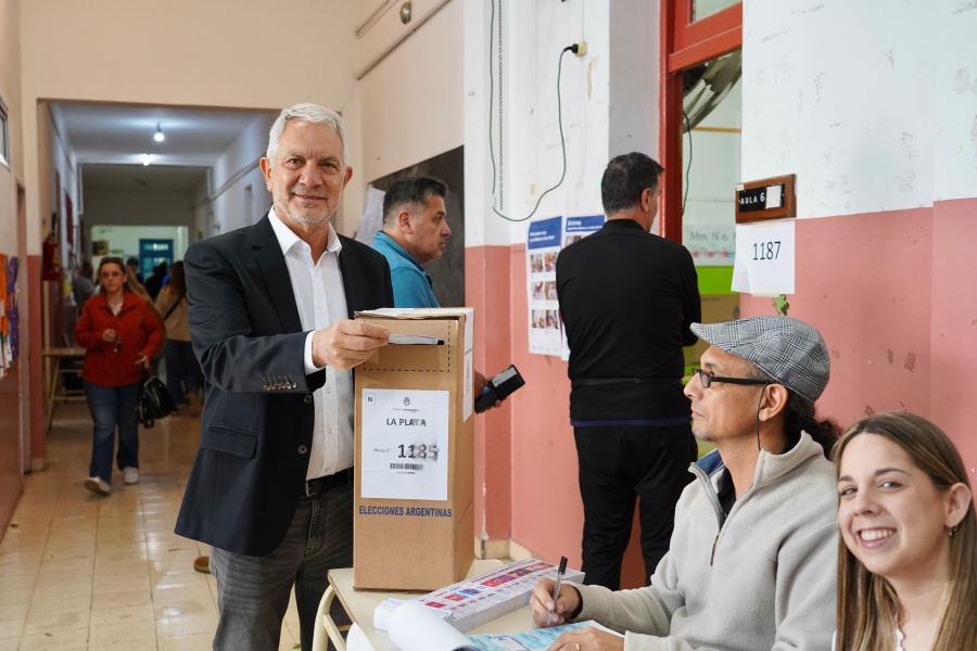 Votó Alak: “Venir a votar es una manera de fortalecer el sistema democrático”