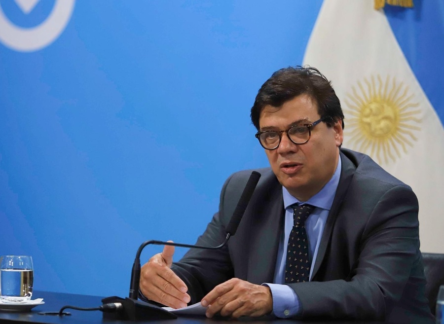 El Gobierno anunció que reabre la negociación por el salario mínimo