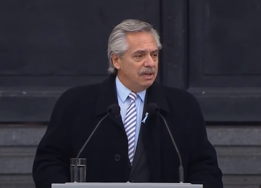Alberto Fernández: ”Argentina no es ese país sin destino que algunos quieren plantearnos; vamos a ponernos de pie”