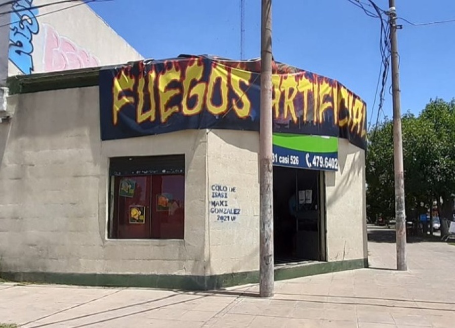 Luego de los festejos de fin de año, varios vecinos reclamaron que en 32 y 131 un local vendía pirotecnia