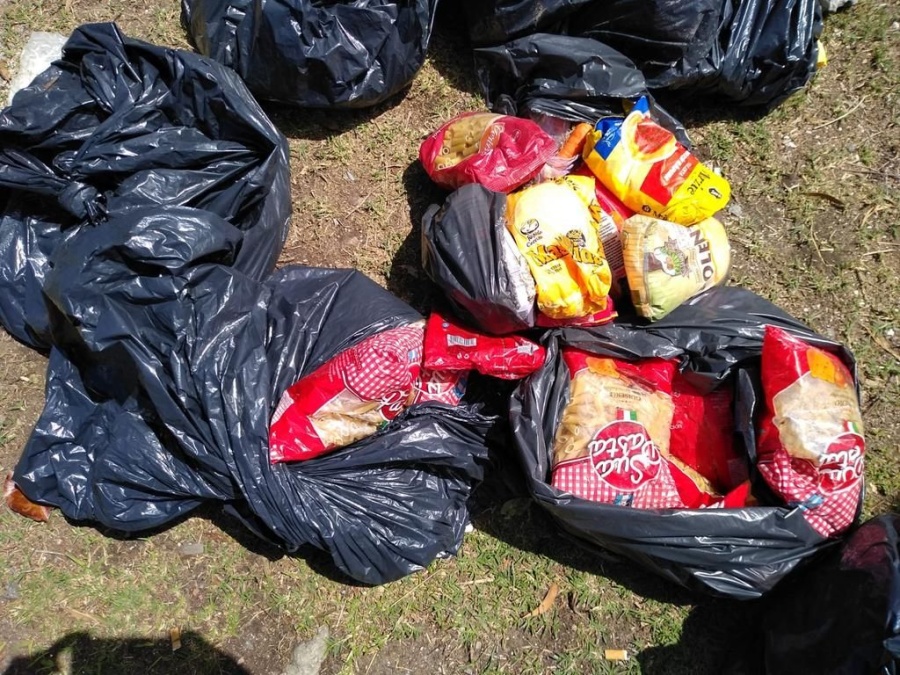 Encuentran bolsas de comida en 511 y 30: ”Tiran alimentos sin abrir que no están vencidos”