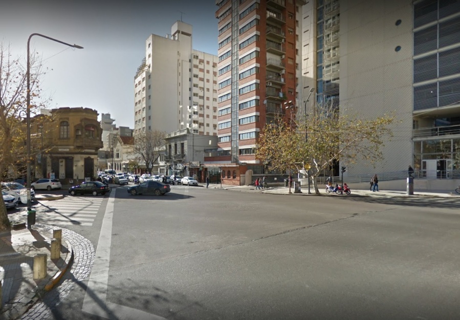 Un joven fue apuñalado por su suegro en pleno centro de La Plata