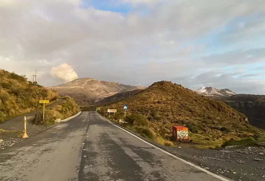 ”Alerta naranja” en Colombia por el volcán Nevado del Ruiz: reportan caída de cenizas en Caldas