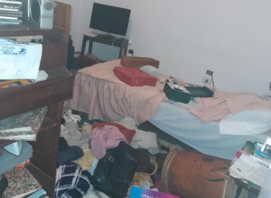 Una mujer de 82 años salió de su casa en La Plata y la desvalijaron: se llevaron 120 mil pesos