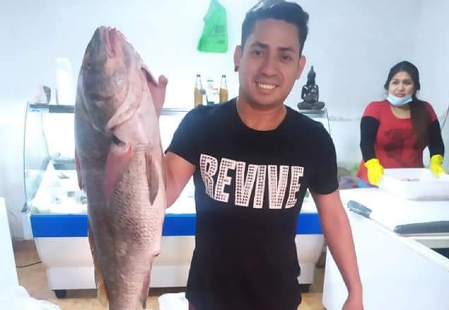 Hace 15 años llegó de Perú a La Plata, hoy es el “rey del pescado” y no quiere volver: ”Estoy enamorado de esta ciudad”