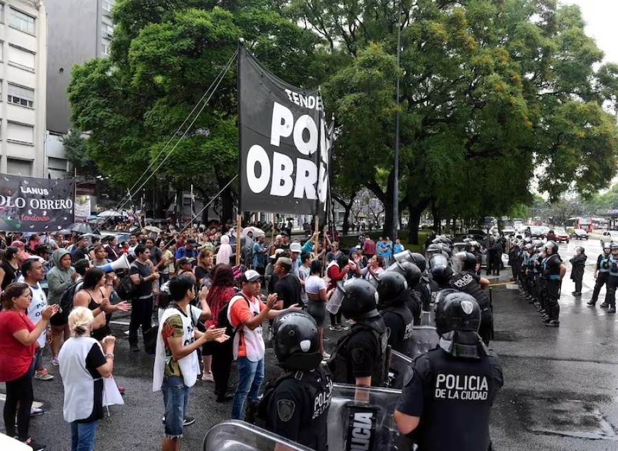 Adorni afirmó que 14 organizaciones deberían pagar los 60 millones de pesos por el primer operativo anti-piquetes