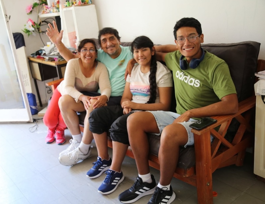 Vino de Perú a La Plata a estudiar, lo agarró la pandemia y su papá le quedó ”varado”: ”Mi mamá entró en crisis”