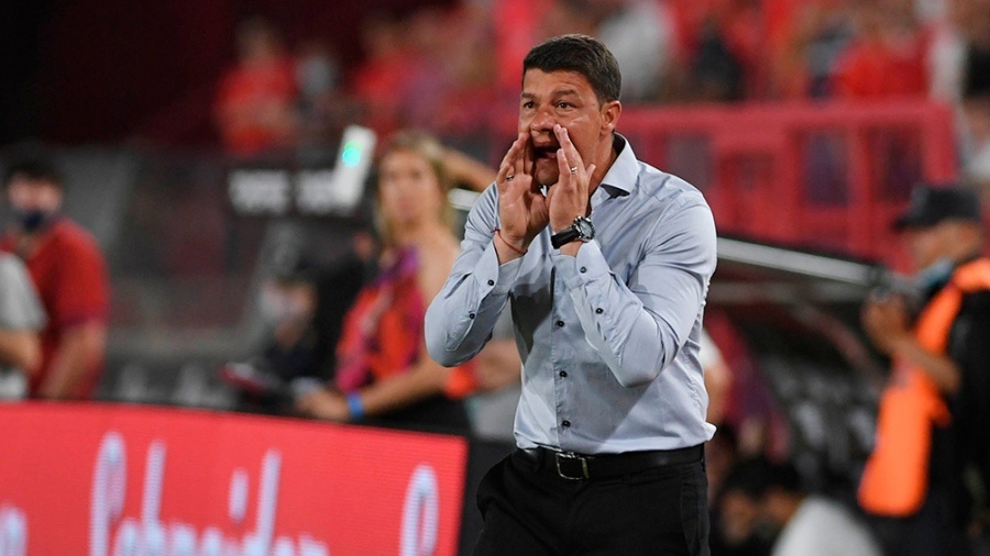 Los equipos que presentarían Boca y San Lorenzo en la final de esta noche