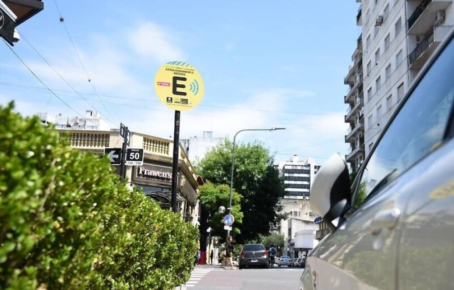 Por el Día del Empleado Municipal, este viernes no habrá Estacionamiento Medido en La Plata ni funcionará el nuevo CAM