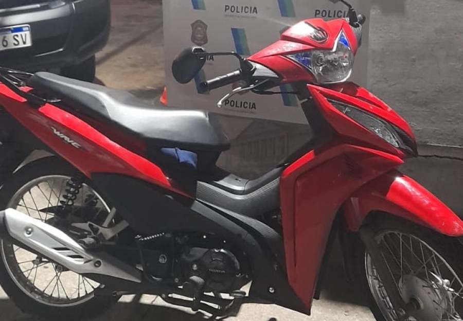 Feroz persecución desde el centro de La Plata culminó con un ladrón en el piso en El Mercadito