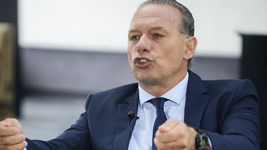 Berni dijo que la policía resolvió la situación de la ”peor manera” e insistió en la sobreventa de entradas