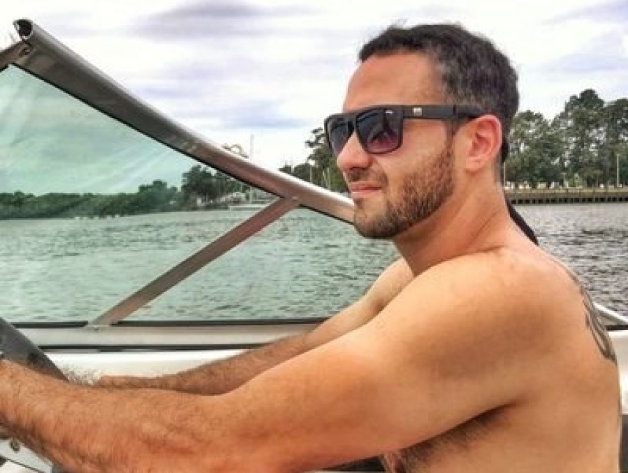 Cargó a los platenses por decir ”micro” en vez de ”colectivo”, se calentó el debate y un vecino la liquidó: ”Perdón por...”