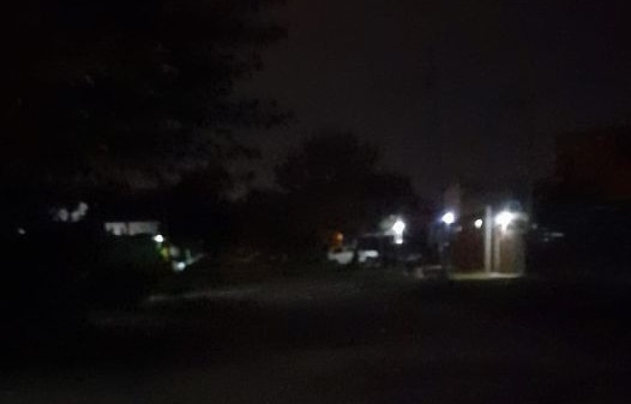 Frentistas piden que reparen las luminarias de la calle 54 entre 154 y 155 porque ”está completamente oscura”
