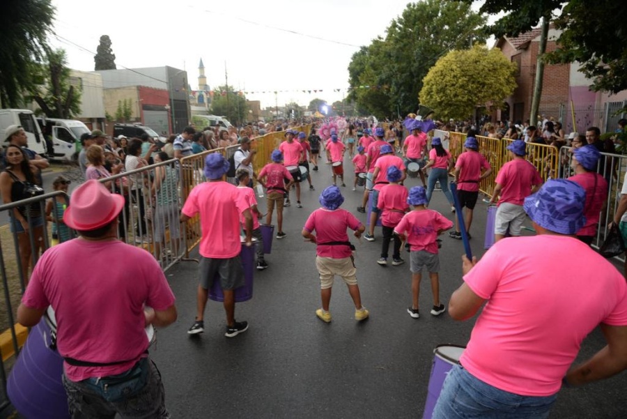 30 mil vecinos de Altos de San Lorenzo y Villa Elvira disfrutaron del carnaval