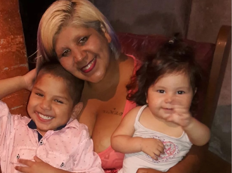 Manda a sus chicos a la escuela en 28 y 62 y tiene que elegir entre cargar la SUBE o comprar pañales: ”Estoy yo sola”