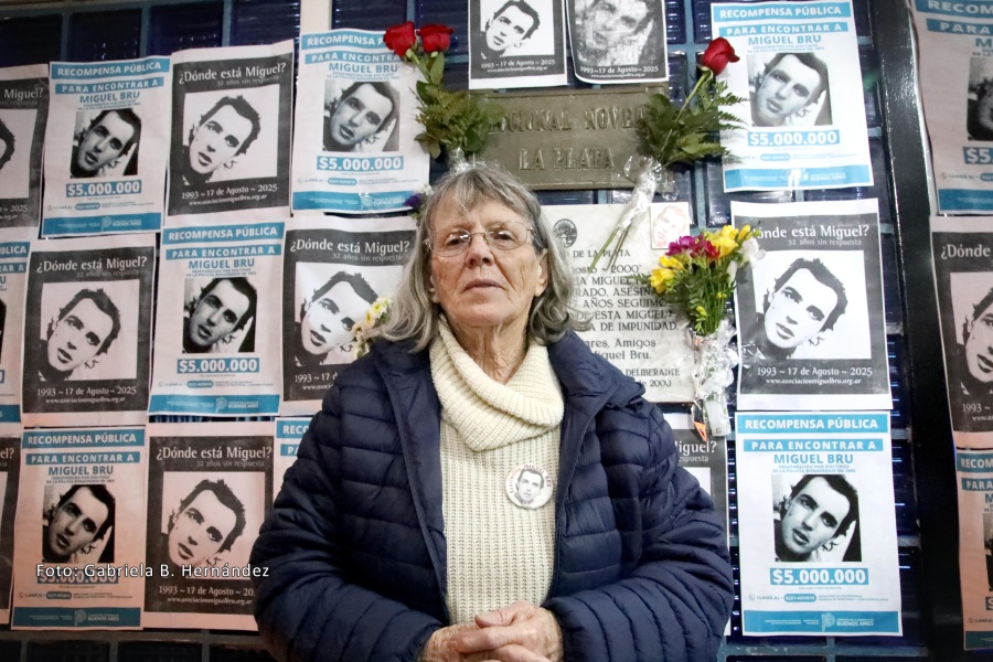 La mamá de Miguel Bru marchó en La Plata y destacó el compromiso juvenil en la Noche de los Lápices