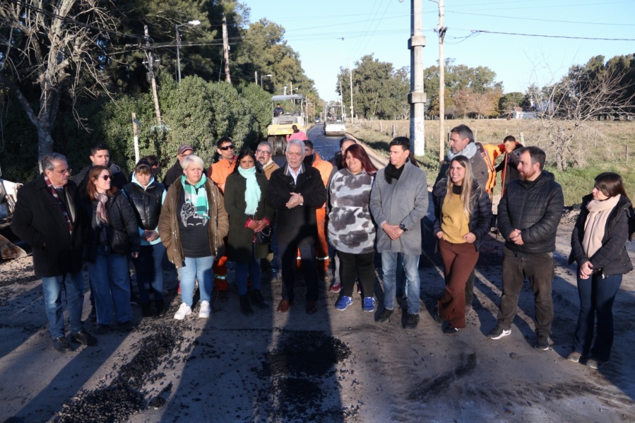 Arana dejará atrás el barro y asfaltaron tres kilómetros claves para conectar con Sicardi