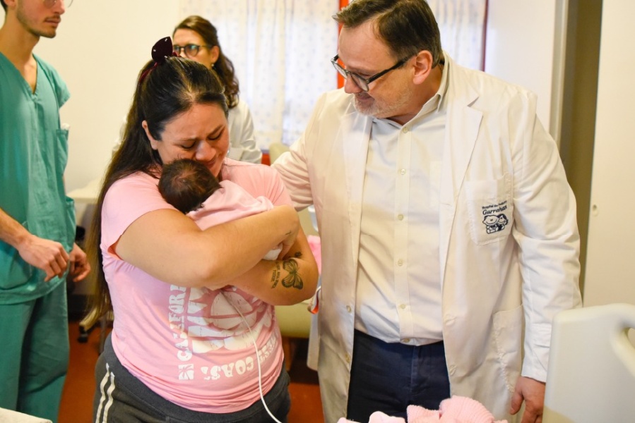 Hito médico en el Hospital Garrahan: nació una bebé operada dentro del útero y se encuentra estable