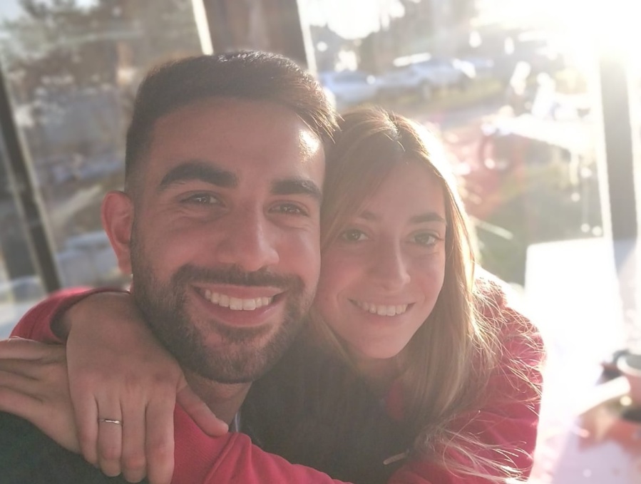 “El Gran Garage” de La Plata: son novios, casi abogados y tienen la casa colapsada por el éxito de un curioso proyecto