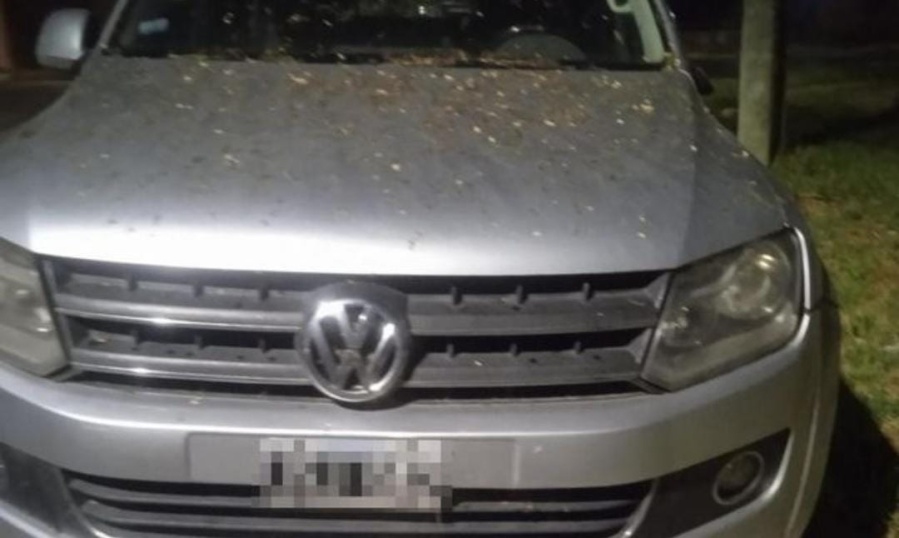 En el barrio La Loma manifiestan que una camioneta está parada hace semanas obstruyendo el tránsito