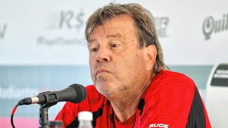 Zielinski: ”Hay confianza para que algunos puedan quedarse y tenemos que estirar el plantel” 