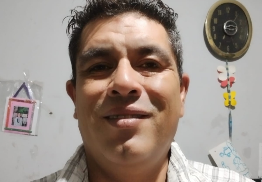 Vive en una clínica abandonada de La Plata, cayó en la ”casita de la estafa” y muestra los chats: ”Lo siento mucho…”