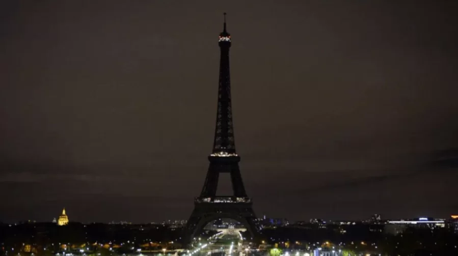 Francia prueba su manual de ahorro de energía: bonos por compartir el auto, más home office y menos luces