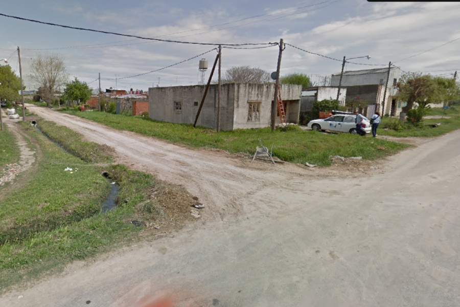 Vecinos de Los Hornos denuncian calles en mal estado: “Ya no es un pozo, es una piscina”