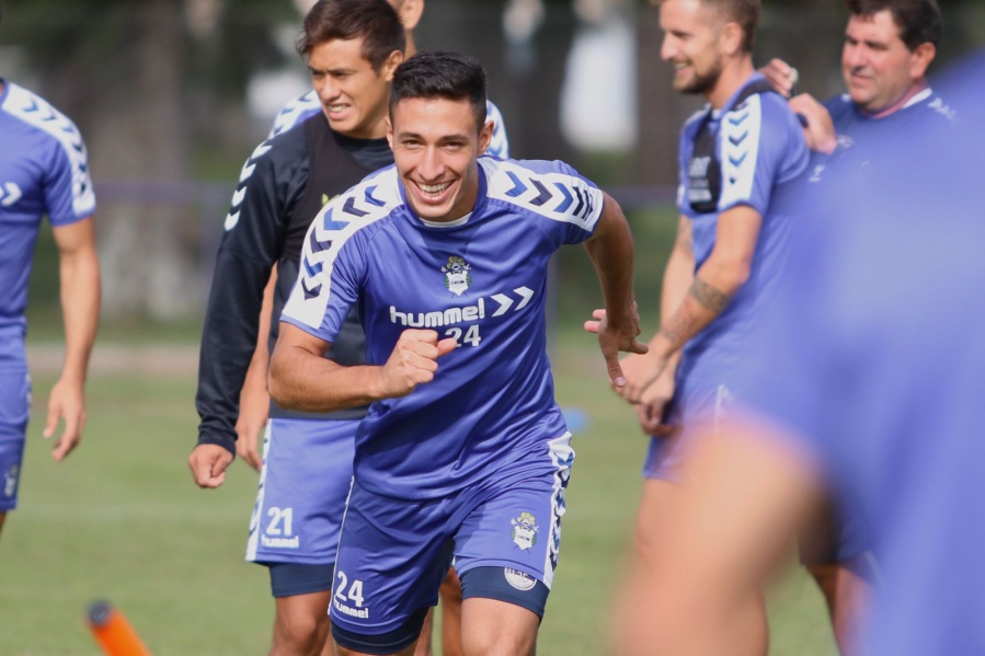 Un futbolista de Gimnasia se lesionó y empieza a despedirse