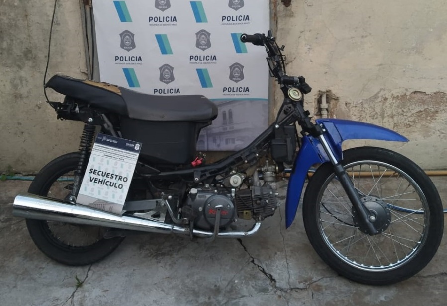 Lo detuvieron en Ringuelet y sospechan de su participación en robos con modalidad de ”motochorro”