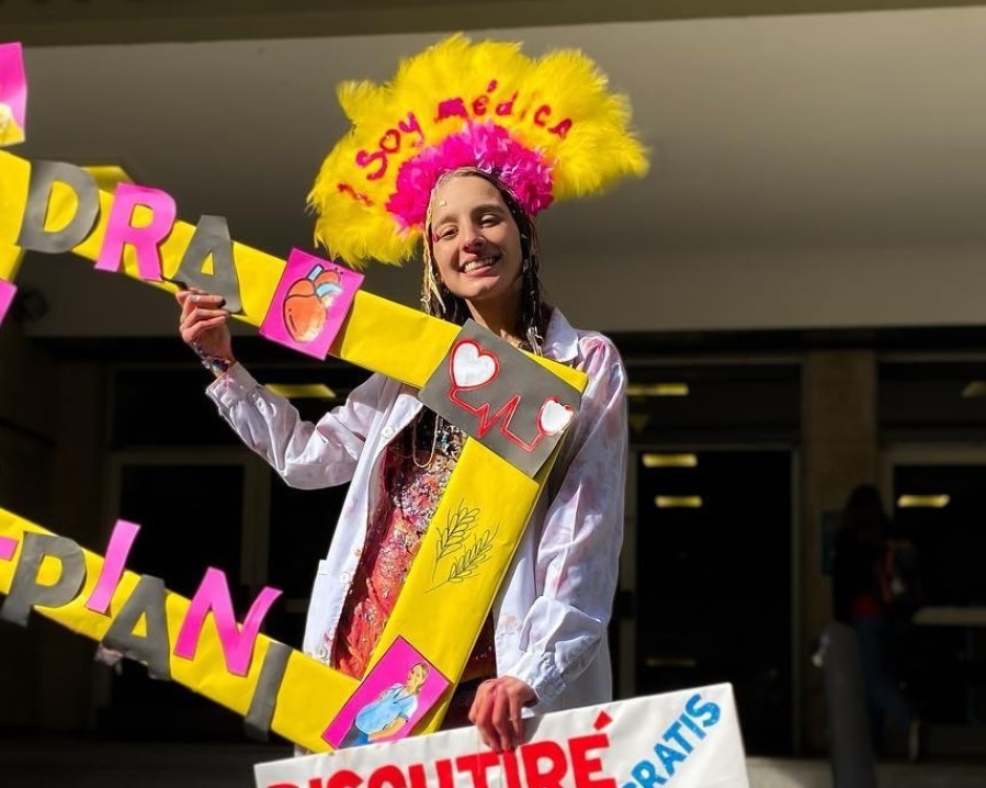 ”Salí llorando de la Facu” y ”Me imaginaba vomitándole...”: Micaela, la platense que emocionó a todos con su recibida