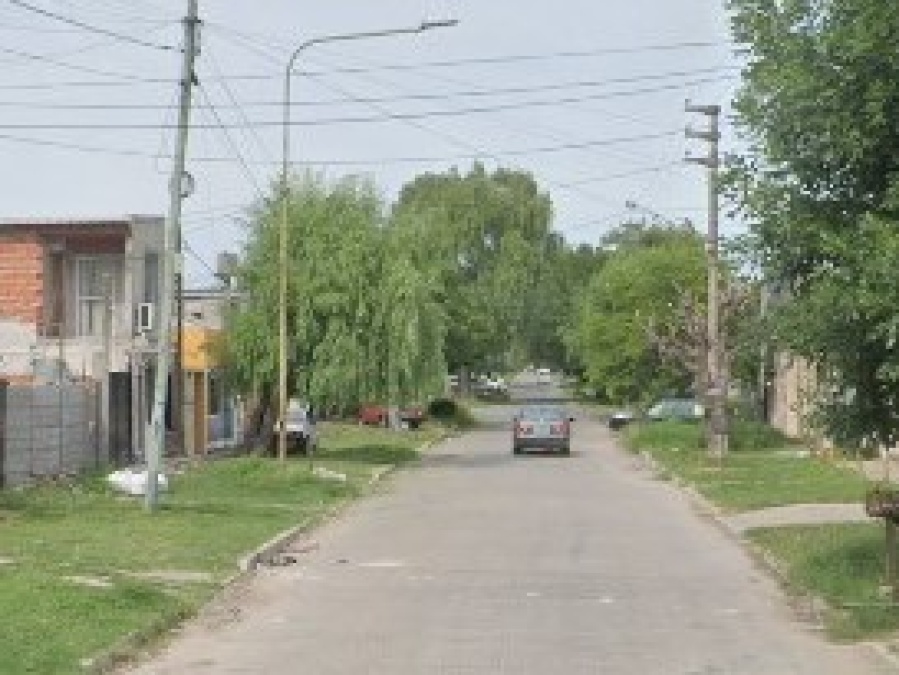 No paraban de llamarlo mientras manejaba, frenó para atender y le robaron todo en Los Hornos