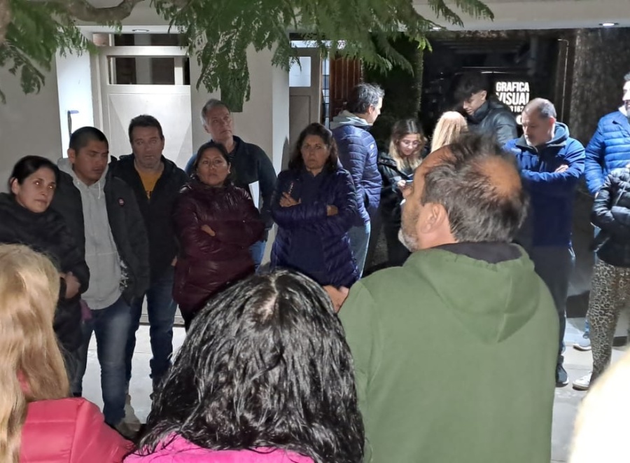Vecinos de Villa Castells se reunieron con autoridades ante la ola de robos: ”Hacen inteligencia durante el día”