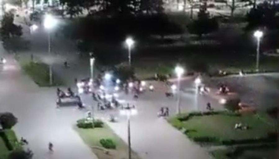 Vecinos de Plaza Moreno reclaman debido al aumento de picadas y explosiones de motos que no dejan dormir por la madrugada