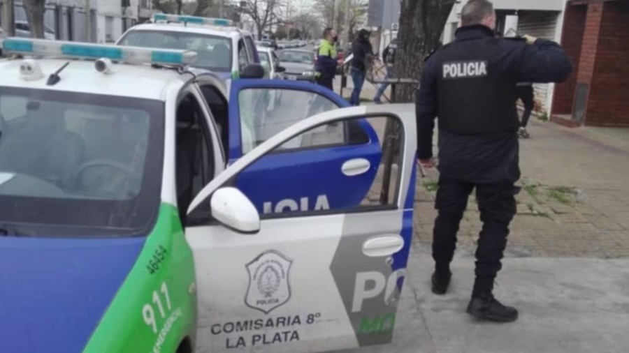 Varias personas resultaron heridas tras un fuerte choque cerca del Hospital San Martín y uno huyó sin dar sus datos
